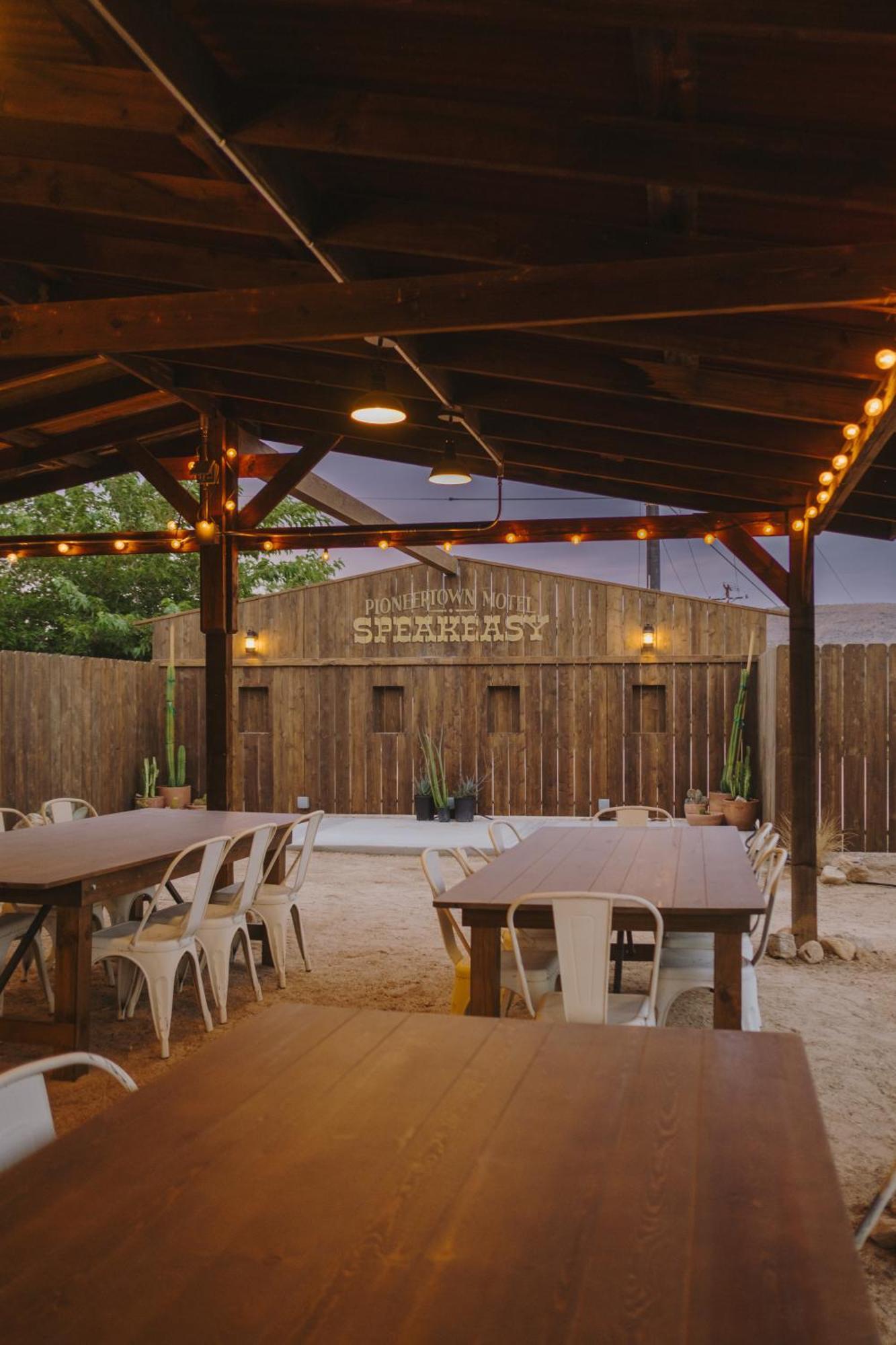Pioneertown Motel Екстериор снимка